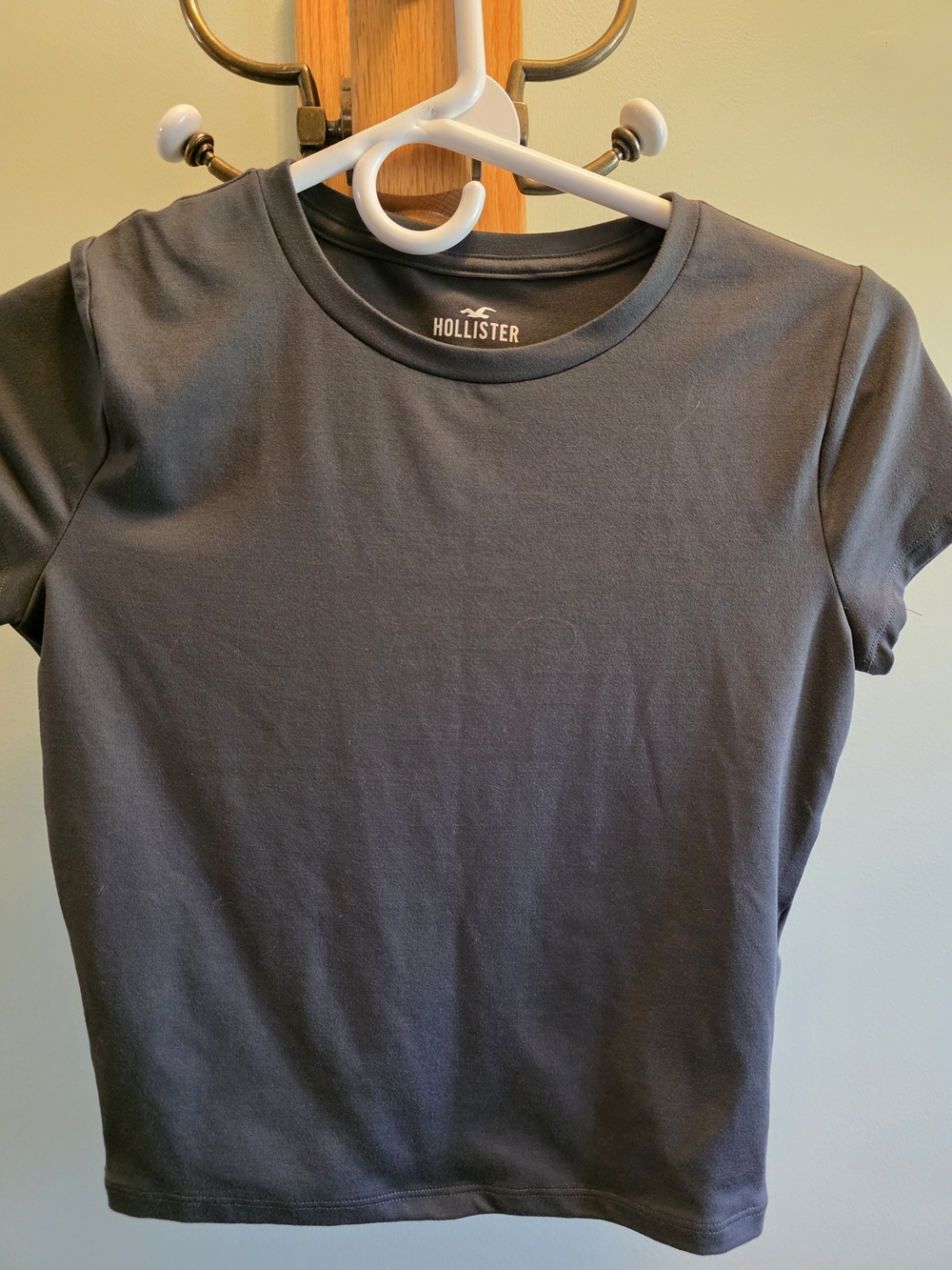 Hollister Women's Crewneck Short Sleeve Top — Charcoal Gray